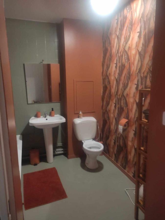 Apartamento Jad'Iss L'Isle-d'Abeau Exterior foto