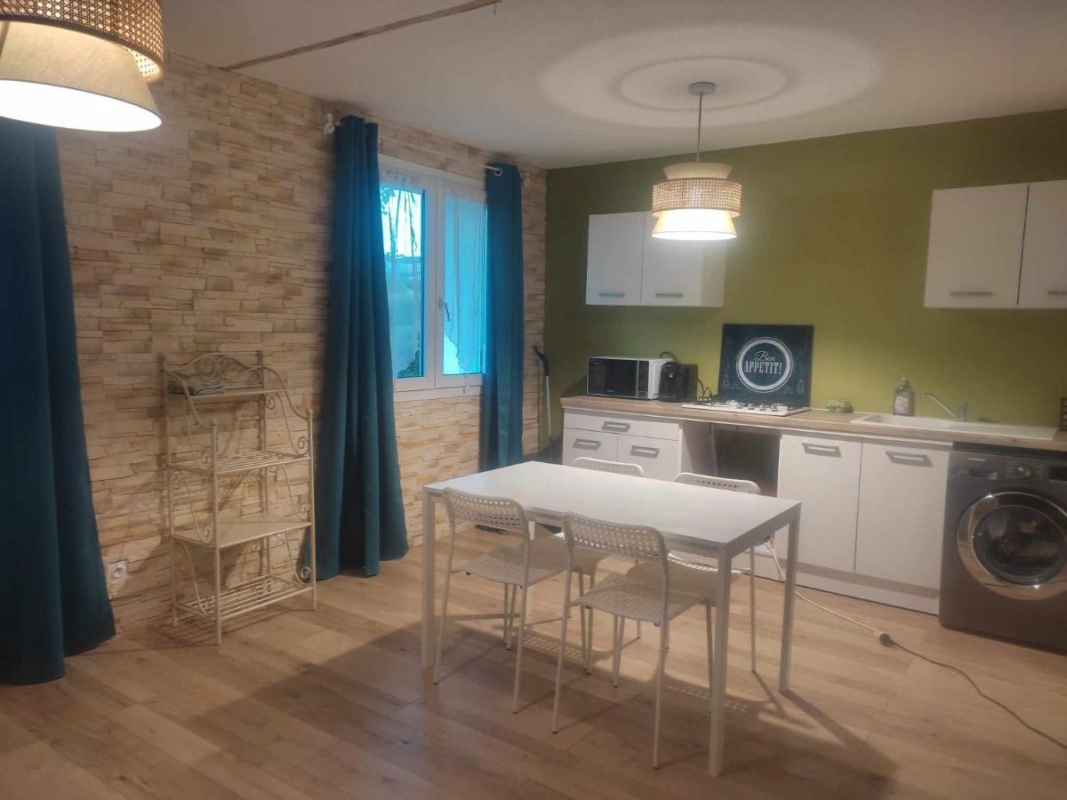 Apartamento Jad'Iss L'Isle-d'Abeau Exterior foto